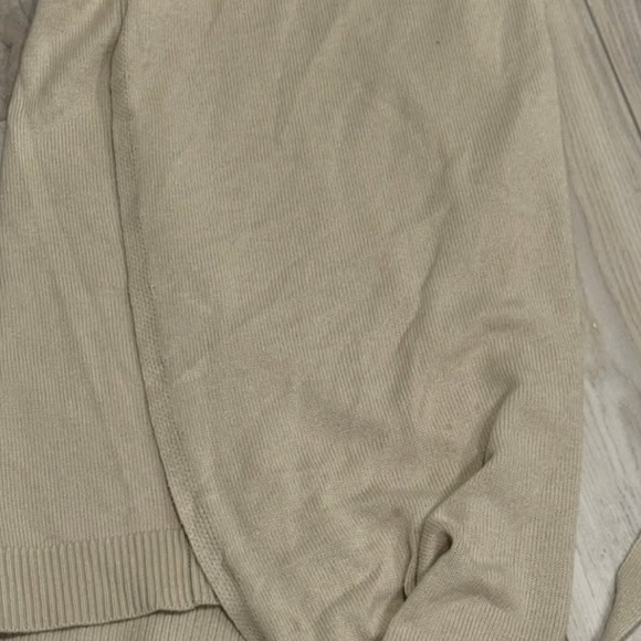 Pretty Lavish - Picture 3 of 4